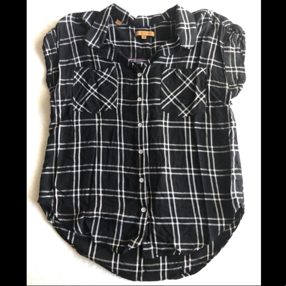 Black&white plaid oversized button up top